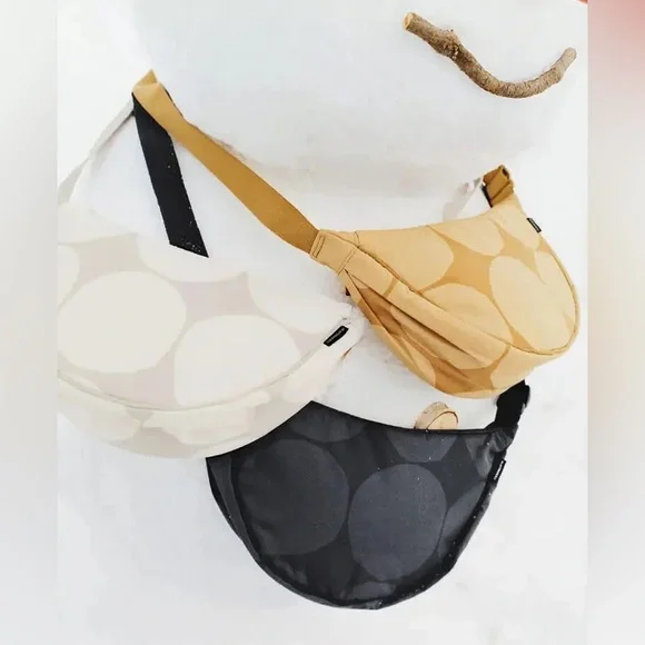Marimekko x Uniqlo Kivet (stones) Half-moon Crossbody Bag - Picture 8 of 9